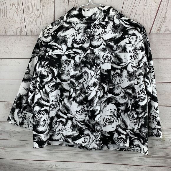 Katherine New York Black/White cropped button front jacket Medium - Picture 2 of 4